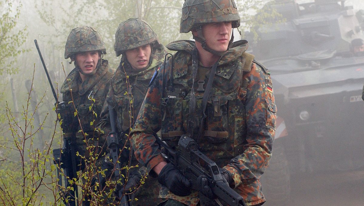 Junge Bundeswehrsoldaten